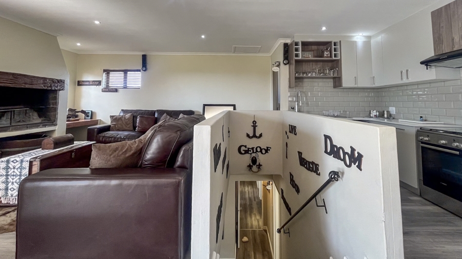 To Let 4 Bedroom Property for Rent in Country Club Western Cape